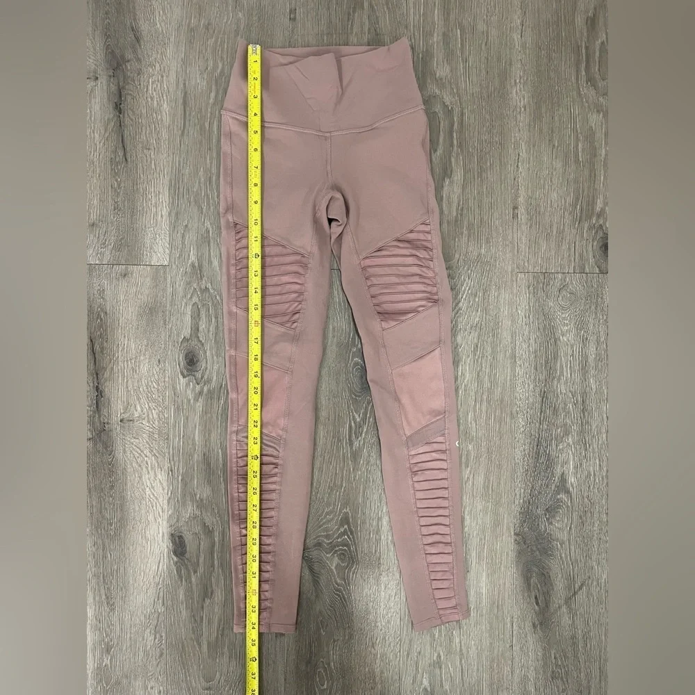ALO Yoga Women’s Leggings Size XXS pink